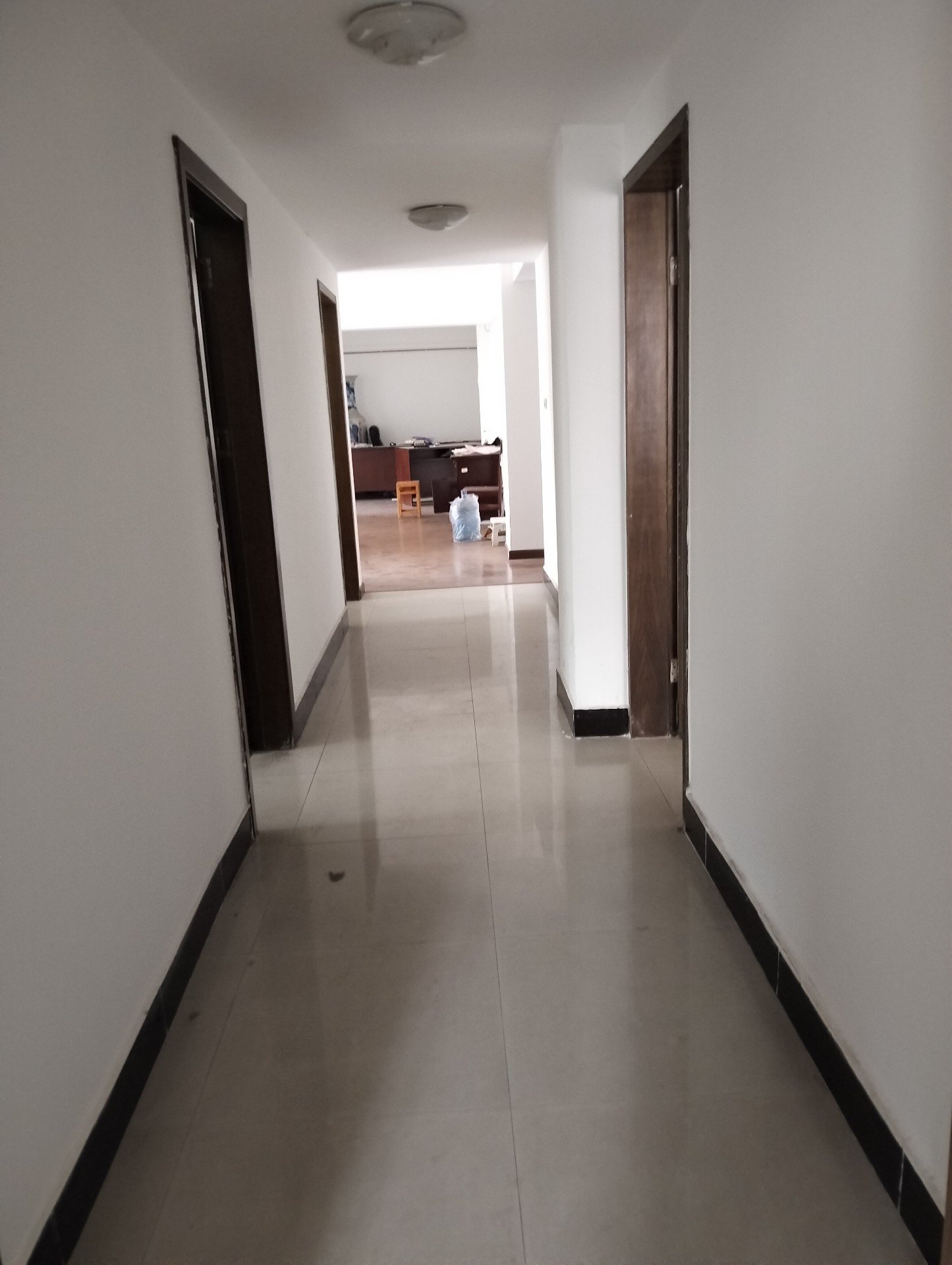 ���ݷ�-���и���140ƽ����4��2����13000Ԫ/��